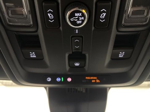 Used 2025 Chevrolet Tahoe Premier AWD/4WD image 68