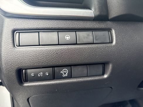 Used 2023 Nissan Rogue SV AWD/4WD image 15