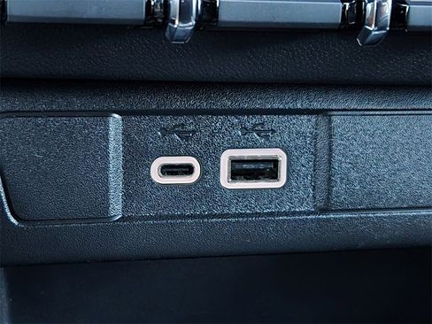 Used 2023 GMC Canyon AT4 w/ AT4 Premium Package image 21