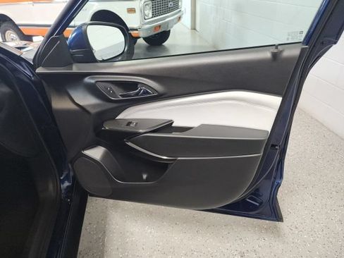 Used 2024 Chevrolet Trax LT FWD image 16