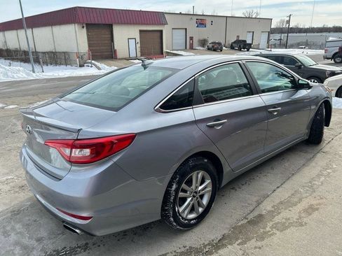 Used 2017 Hyundai Sonata SE image 3