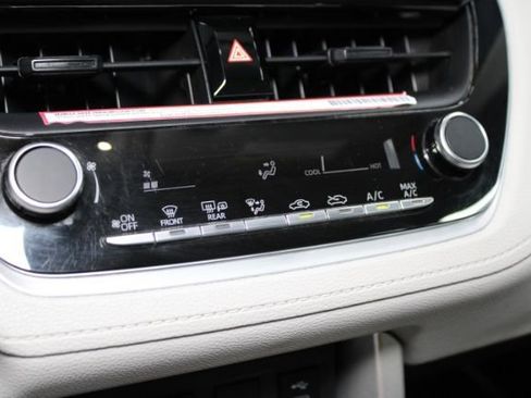 Used 2023 Toyota Corolla Cross L FWD image 14