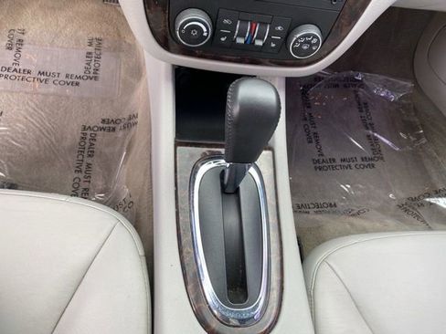 Used 2012 Chevrolet Impala LTZ FWD image 15
