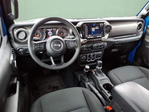 Used 2023 Jeep Gladiator Sport image 13