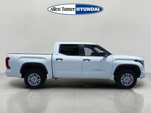 Used 2022 Toyota Tundra SR5 AWD/4WD image 9
