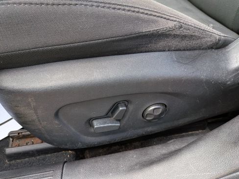 Used 2016 Chrysler 200 Limited w/ Convenience Group FWD image 19