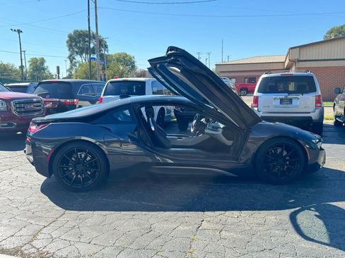 Used 2017 BMW i8 AWD/4WD image 21