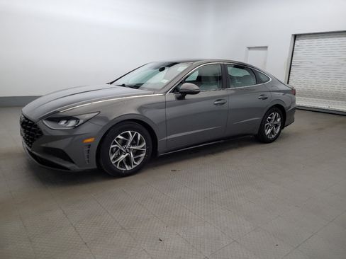 Used 2022 Hyundai Sonata SEL image 2