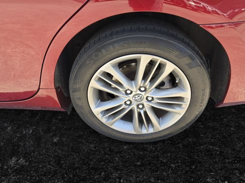 Used 2016 Toyota Camry SE image 24