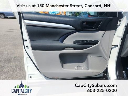 Used 2019 Toyota Highlander LE AWD/4WD image 10