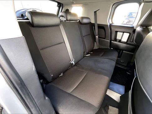 Used 2007 Toyota FJ Cruiser 4WD image 19