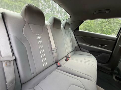 Used 2021 Hyundai Elantra SEL w/ Convenience Package image 32