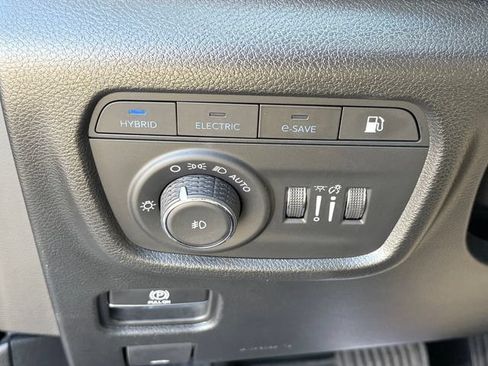Used 2023 Jeep Grand Cherokee 4WD 4xe w/ Luxury Tech Group II image 23