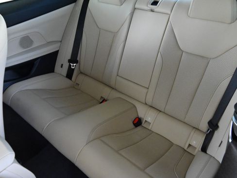Used 2025 BMW 430i Coupe w/ M Sport Package RWD image 12