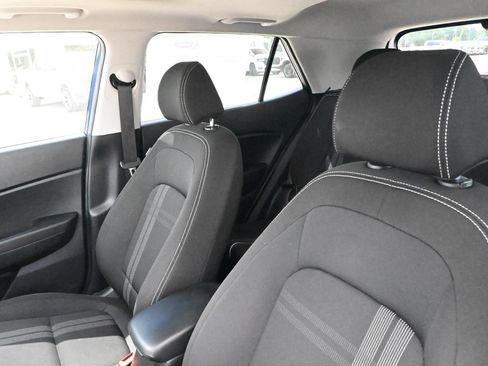 Used 2025 Hyundai Venue SEL FWD image 10