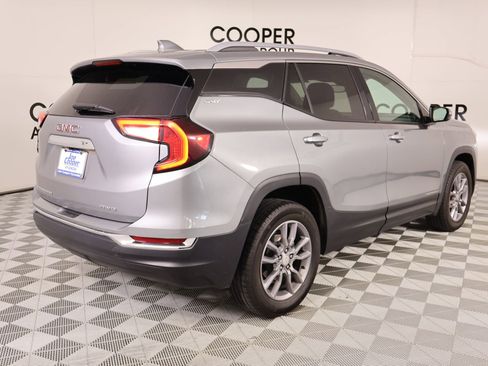Used 2024 GMC Terrain SLT image 20