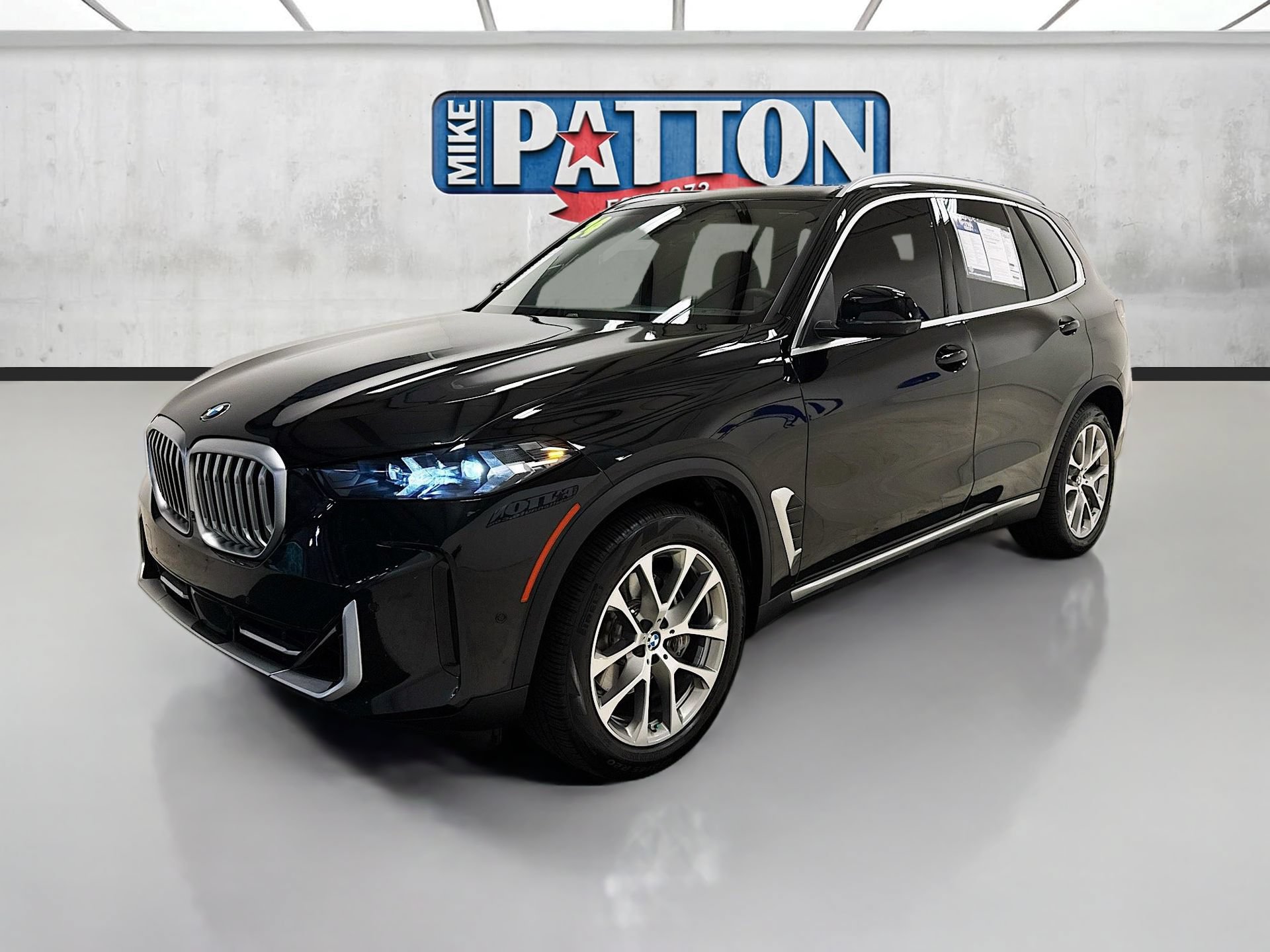 Used 2024 BMW X5 sDrive40i w/ Parking Assistance Package RWD image 3