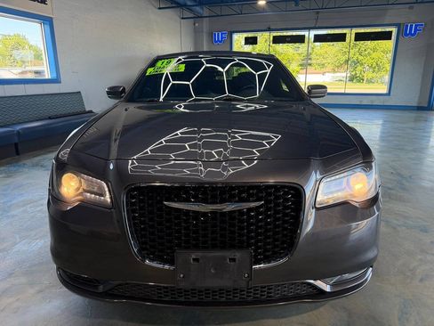 Used 2019 Chrysler 300 S AWD/4WD image 8