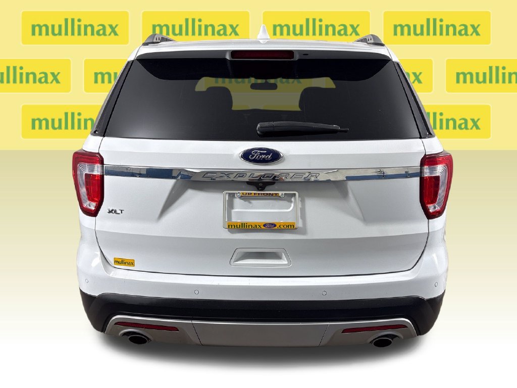 Used 2017 Ford Explorer XLT w/ Equipment Group 202A FWD image 9