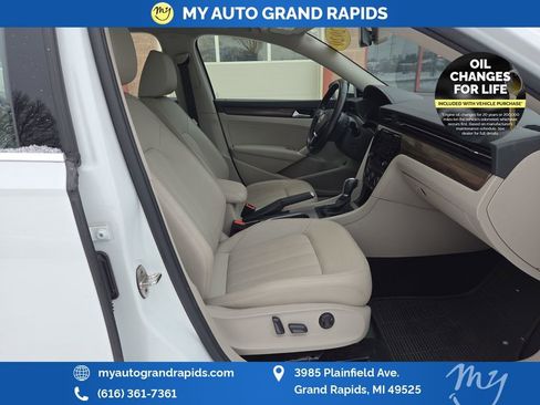 Used 2020 Volkswagen Passat 2.0T SEL image 25