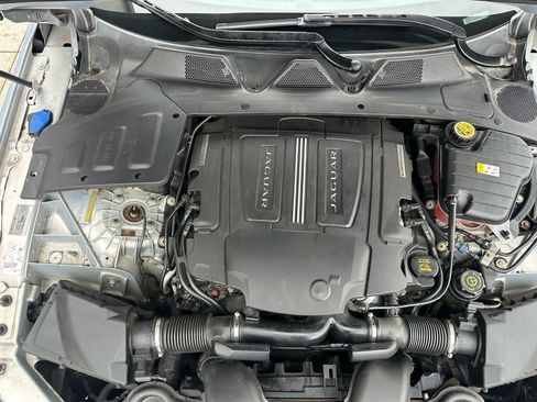 Used 2014 Jaguar XJ L Portfolio image 8