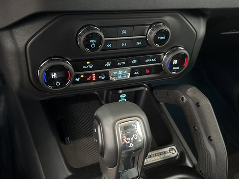 New 2025 Ford Bronco Badlands image 26