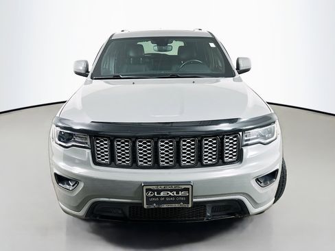 Used 2020 Jeep Grand Cherokee Altitude image 2