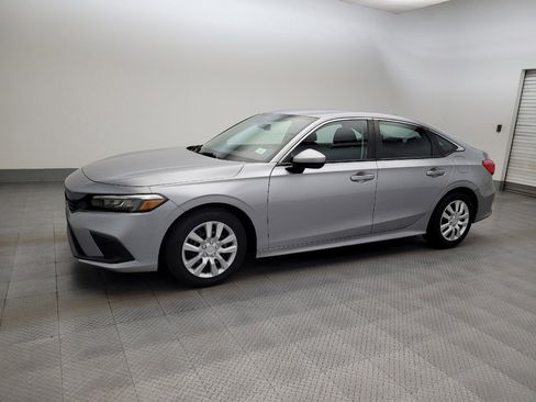 Used 2022 Honda Civic LX image 2