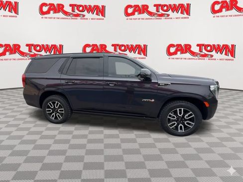 Used 2024 GMC Yukon AT4 w/ Technology Package AWD/4WD image 9