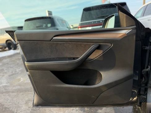 Used 2023 Tesla Model Y Long Range image 7