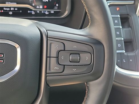 Used 2023 GMC Yukon AT4 image 5