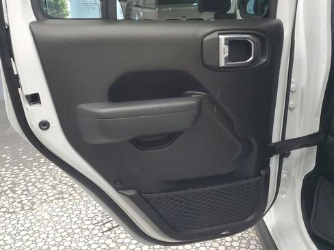 Used 2025 Jeep Gladiator Nighthawk image 15