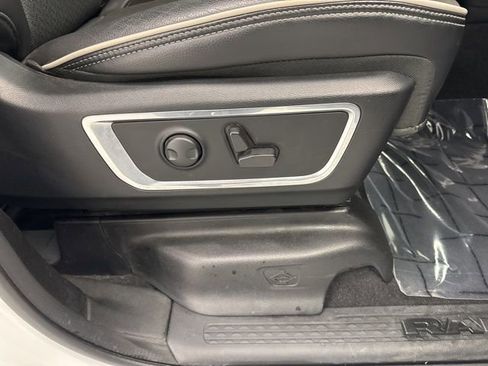 Used 2025 RAM 1500 Laramie image 29