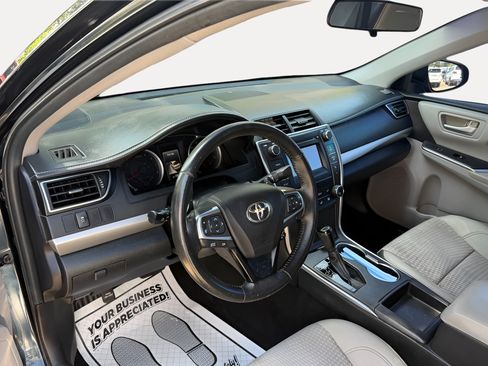 Used 2015 Toyota Camry SE FWD image 6