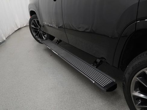 Certified 2025 Jeep Grand Wagoneer Series III w/ Rear Seat Video Group 1 AWD/4WD image 46