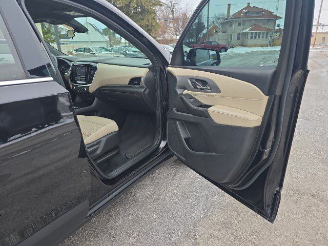 Used 2023 Chevrolet Traverse LS FWD image 39