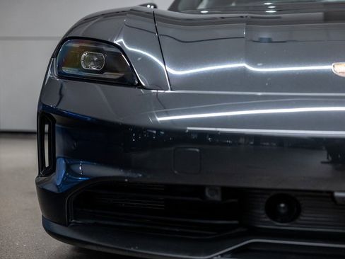Used 2025 Porsche Taycan image 13