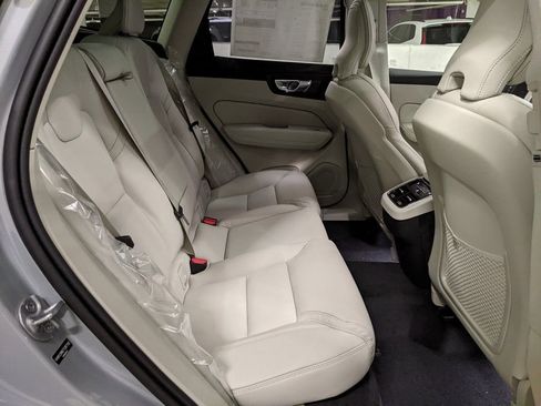 New 2026 Volvo XC60 B5 Ultra w/ Protection Package Premier AWD/4WD image 25