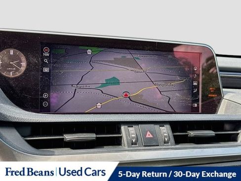 Used 2020 Lexus ES 300h w/ Premium Package FWD image 16