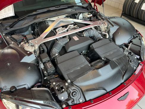 Used 2021 Aston Martin V8 Vantage Roadster RWD image 11