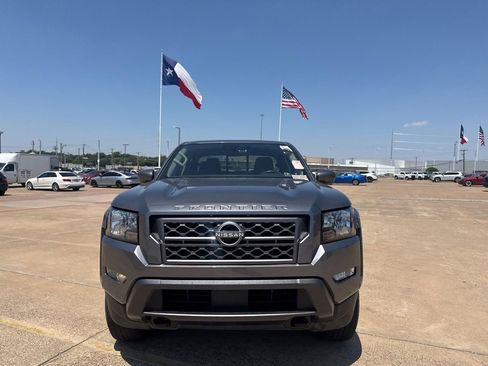 Used 2022 Nissan Frontier SV AWD/4WD image 4
