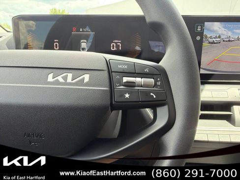 New 2026 Kia K4 FWD image 32