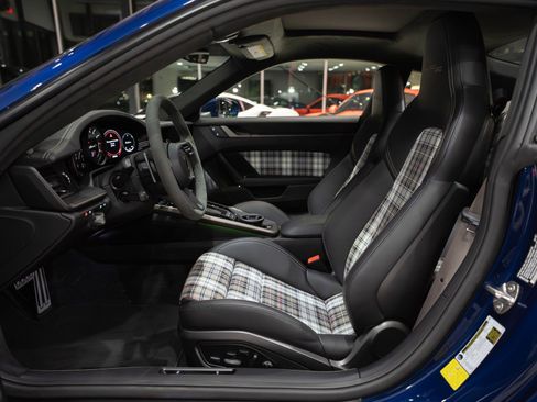 Used 2025 Porsche 911 Turbo S AWD/4WD image 10