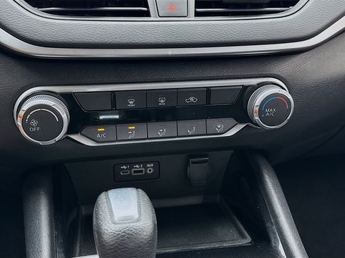 Used 2021 Nissan Altima 2.5 SV image 12