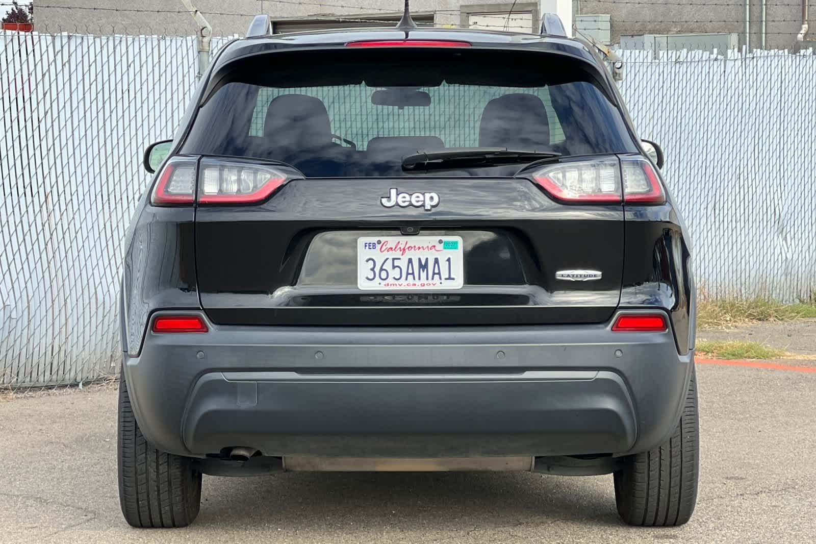 Used 2019 Jeep Cherokee Latitude Plus FWD image 4