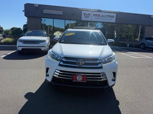 Used 2018 Toyota Highlander Limited AWD/4WD image 2