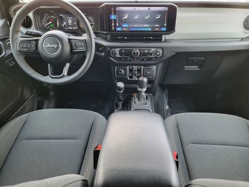 Certified 2024 Jeep Wrangler Unlimited AWD/4WD image 26
