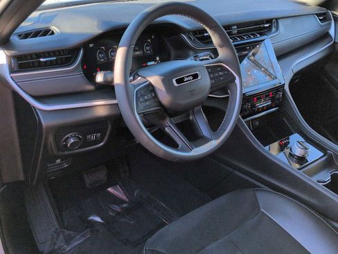 Used 2024 Jeep Grand Cherokee Altitude image 15