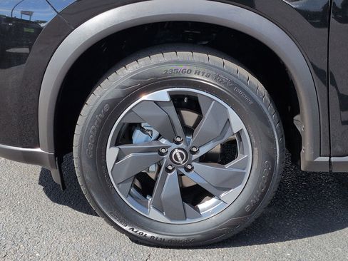 Certified 2025 Nissan Rogue SV image 11