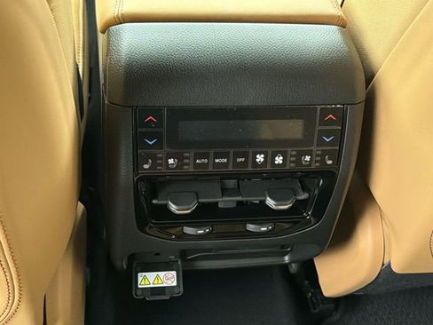 New 2026 Jeep Grand Cherokee Summit w/ Obsidian Package AWD/4WD image 19